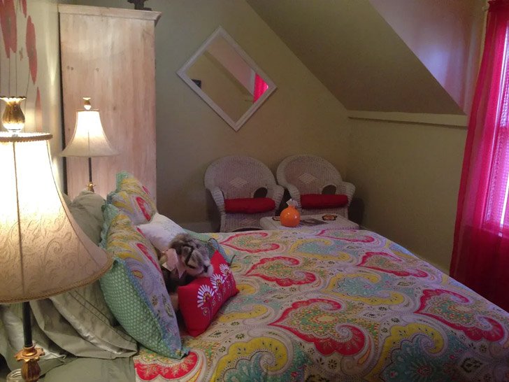 Beehive-Room-2